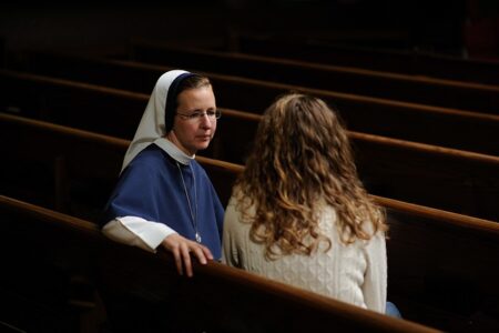 Can nuns show their hair?