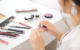 Should A Christian Woman Wear Makeup